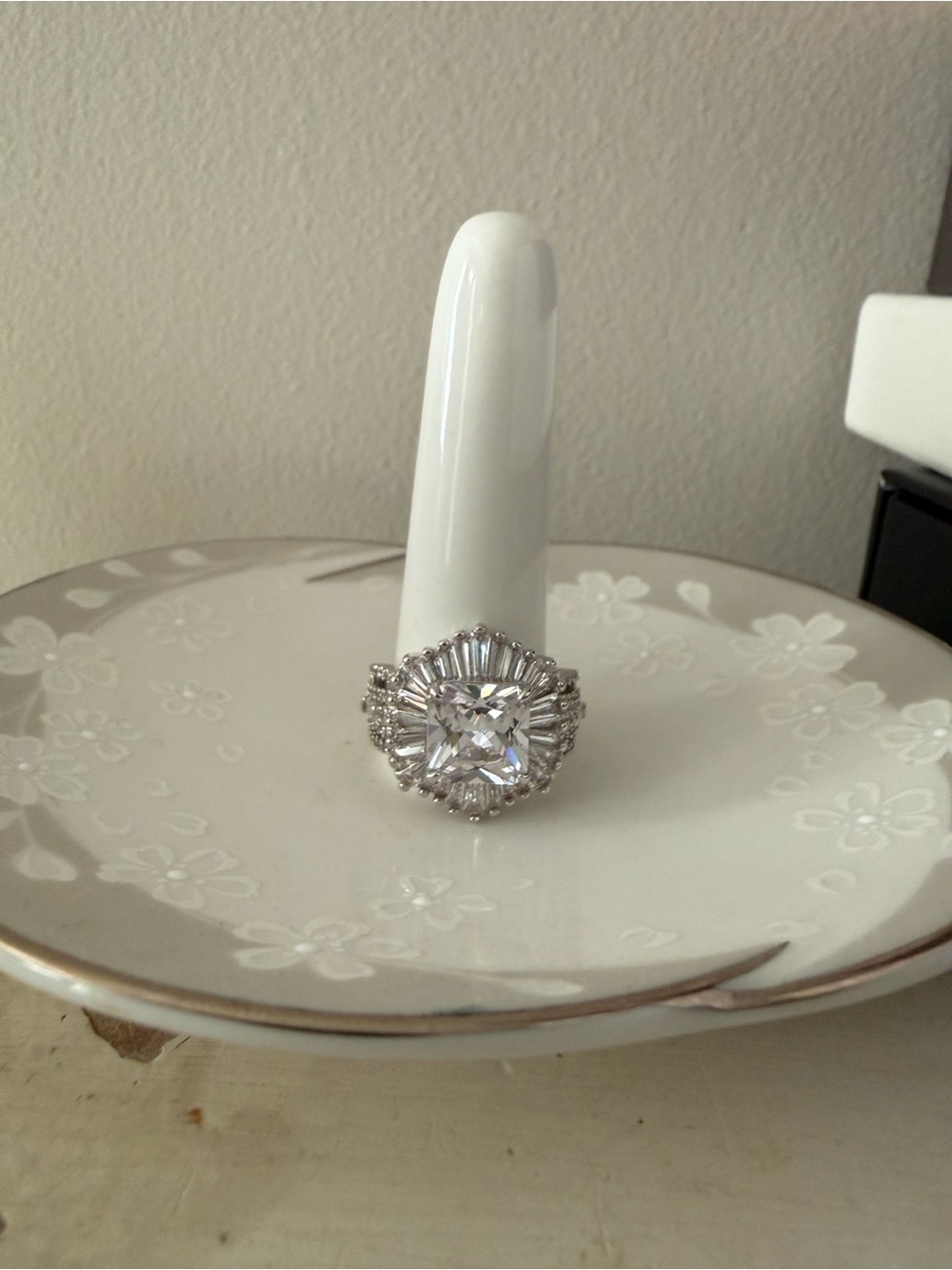 Bomb Party Rare Unicorn Diamond Cubic Zirconia Rhodium Plating Size 7 RG40949